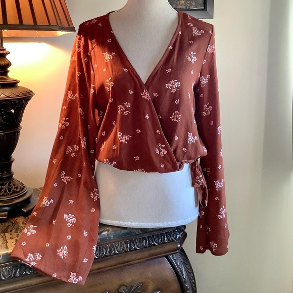 Surplice Wrap Bell Sleeve Crop Top - Picture 5 of 10